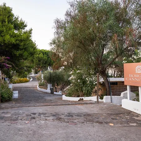 Borgo Del Cannitello Romantic Boutique Курортный комплекс